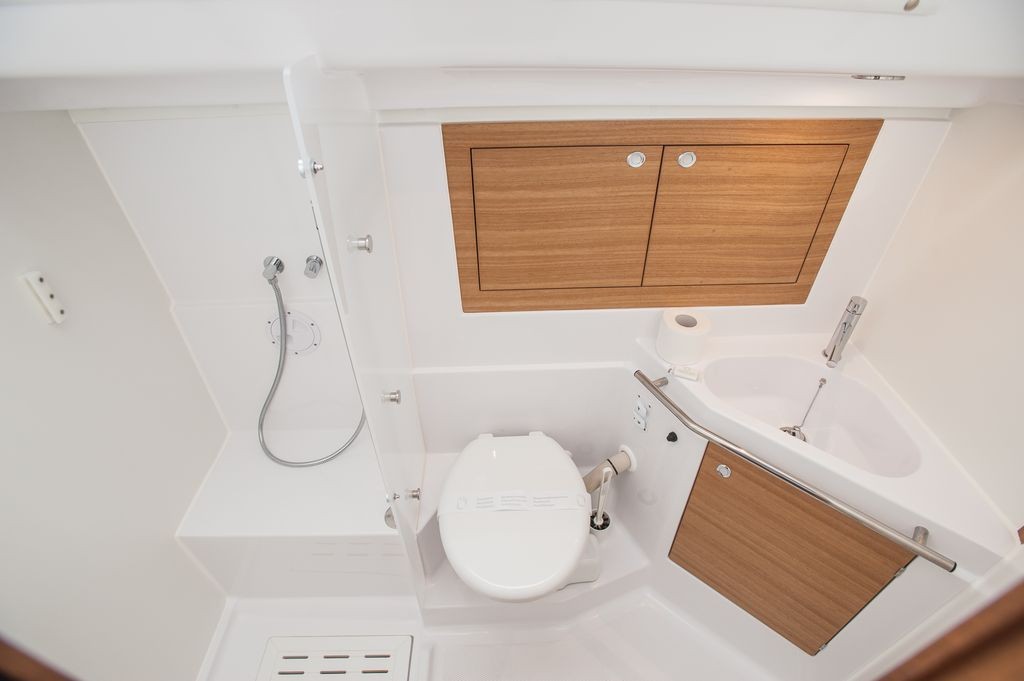 Elan Impression 45.1, Linea Uno | Yacht Charter Croatia