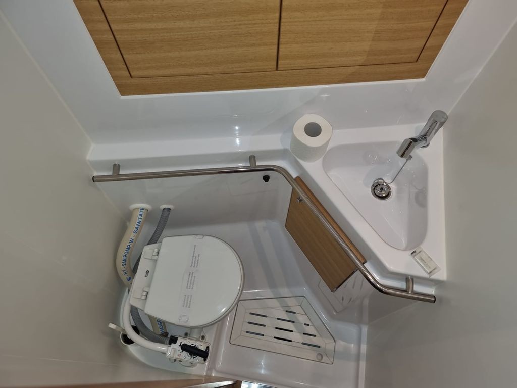 Elan Impression 45.1, Linea Uno | Yacht Charter Croatia