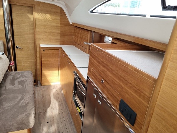 Elan Impression 45.1, Albatros | Yacht Charter Croatia