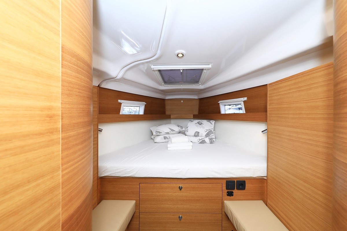 Elan Impression 45.1, Urshy | Yacht Charter Croatia
