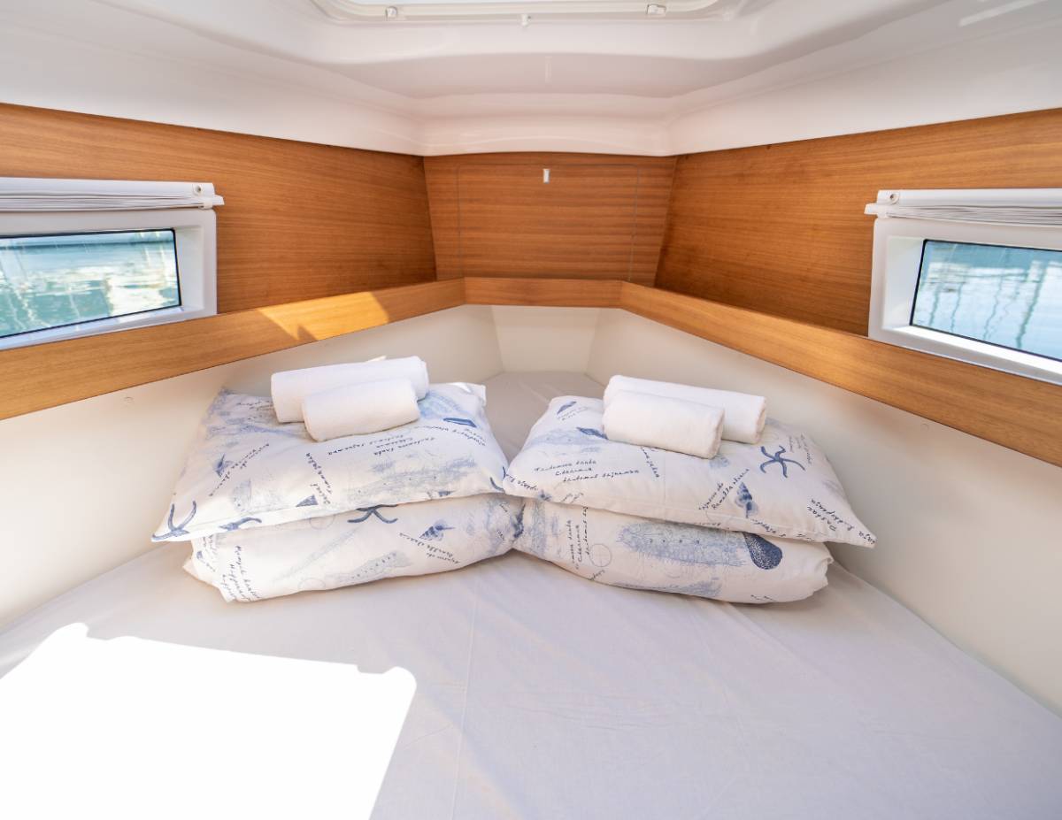 Elan Impression 45.1, Marita | Yacht Charter Croatia