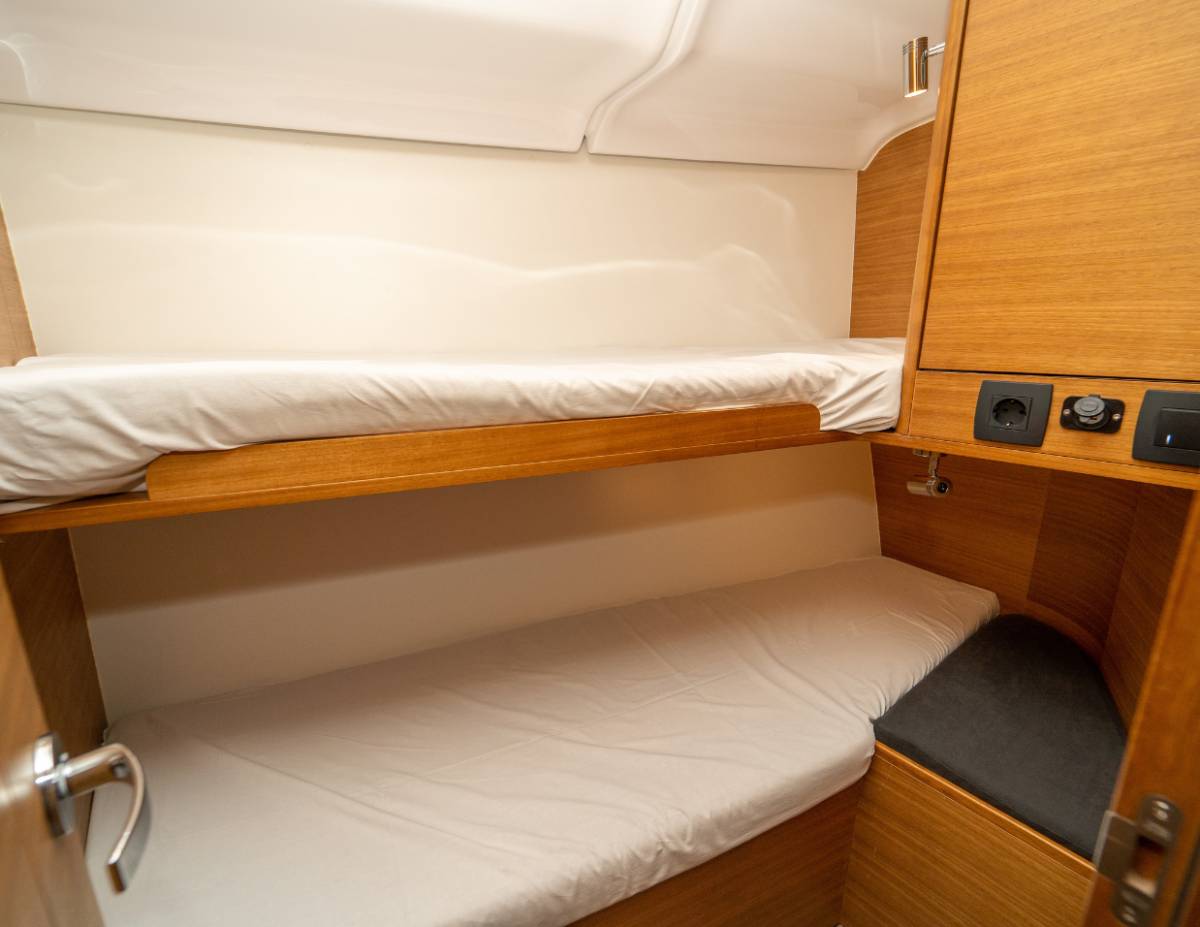 Elan Impression 45.1, Marita | Yacht Charter Croatia