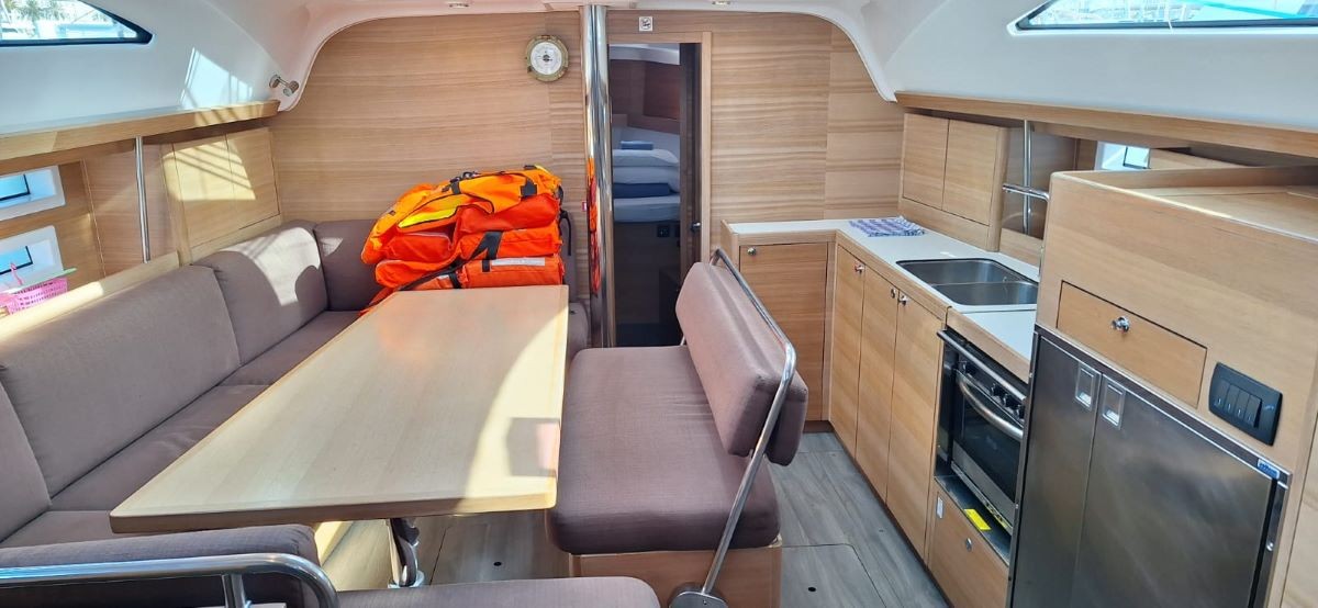 Elan Impression 45.1, Flamingo | Yacht Charter Croatia
