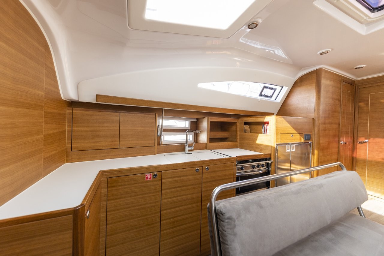Elan Impression 45.1, Pasithea | Yacht Charter Croatia