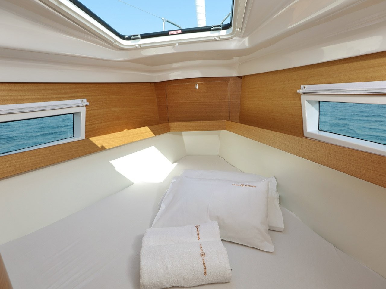 Elan Impression 45.1, Luna | Yacht Charter Croatia