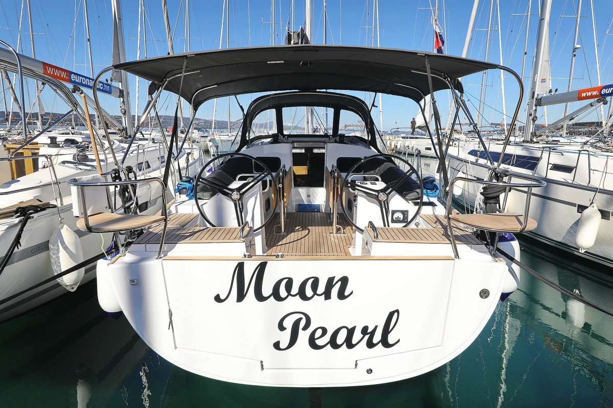 Elan Impression 45.1, Moon Pearl | Yacht Charter Croatia