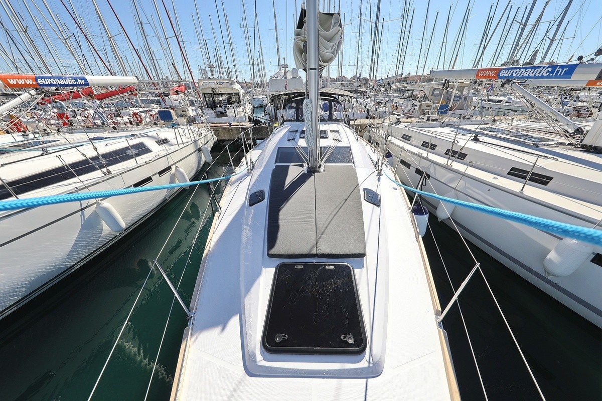 Elan Impression 45.1, Moon Pearl | Yacht Charter Croatia