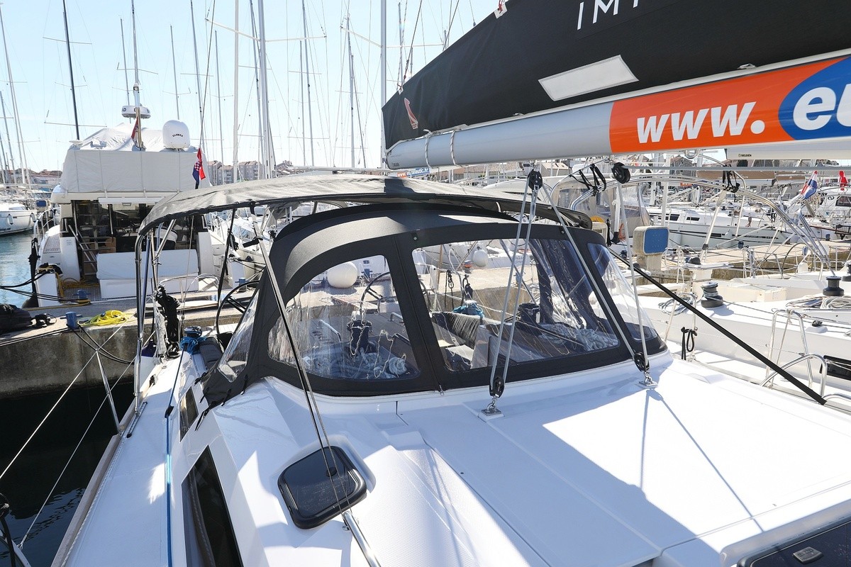 Elan Impression 45.1, Moon Pearl | Yacht Charter Croatia