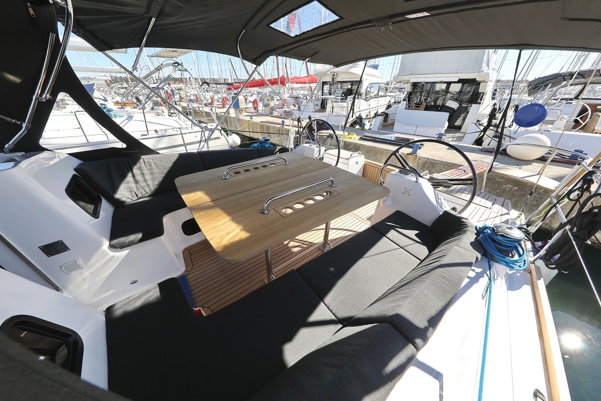 Elan Impression 45.1, Moon Pearl | Yacht Charter Croatia