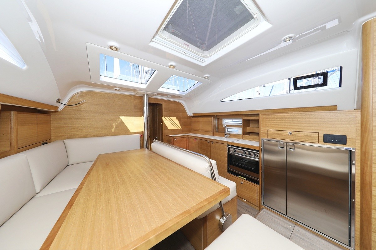 Elan Impression 45.1, Moon Pearl | Yacht Charter Croatia