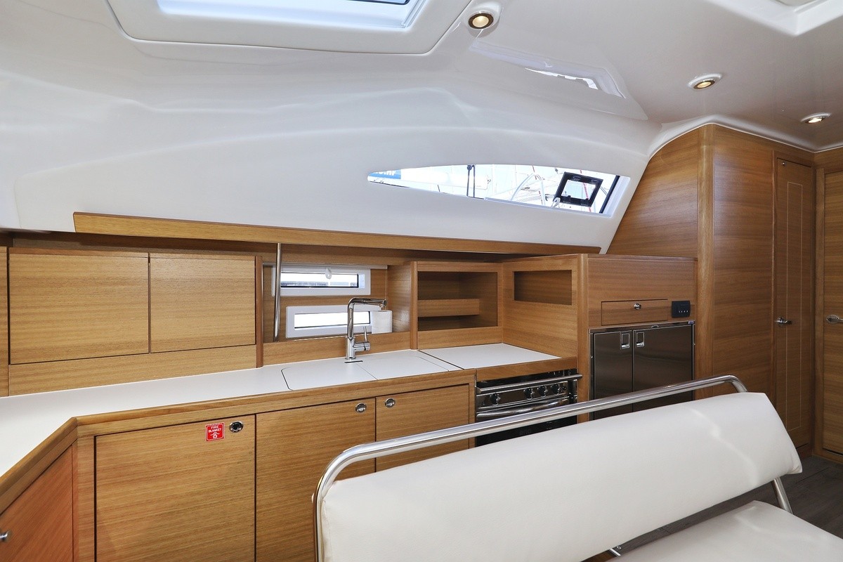 Elan Impression 45.1, Moon Pearl | Yacht Charter Croatia
