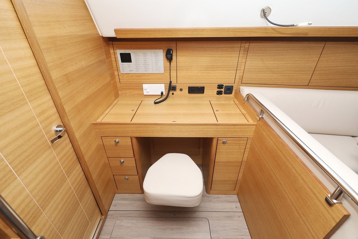 Elan Impression 45.1, Moon Pearl | Yacht Charter Croatia