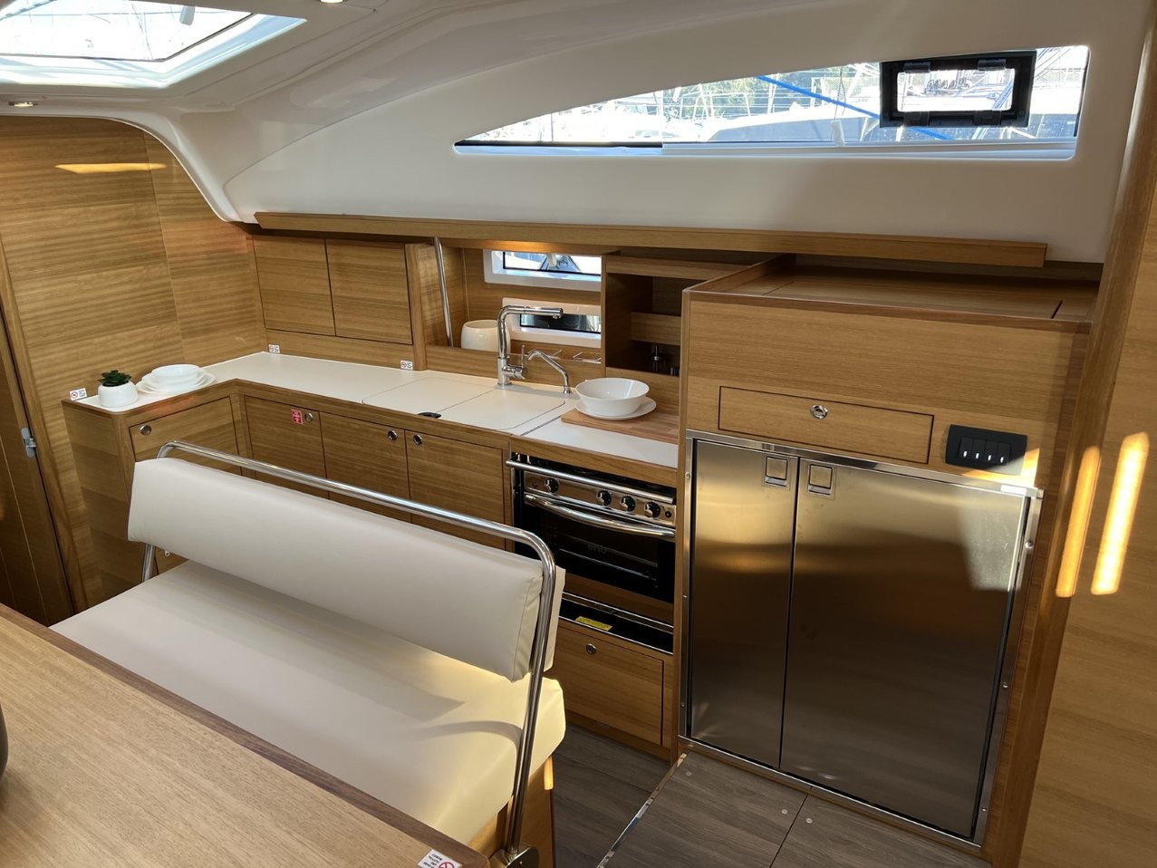 Elan Impression 45.1, Polaris | Yacht Charter Croatia