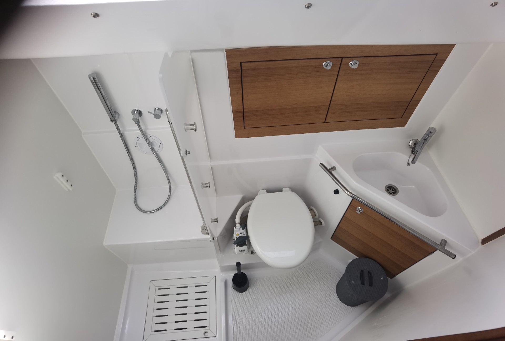 Elan Impression 45.1, Fjaka | Yacht Charter Croatia