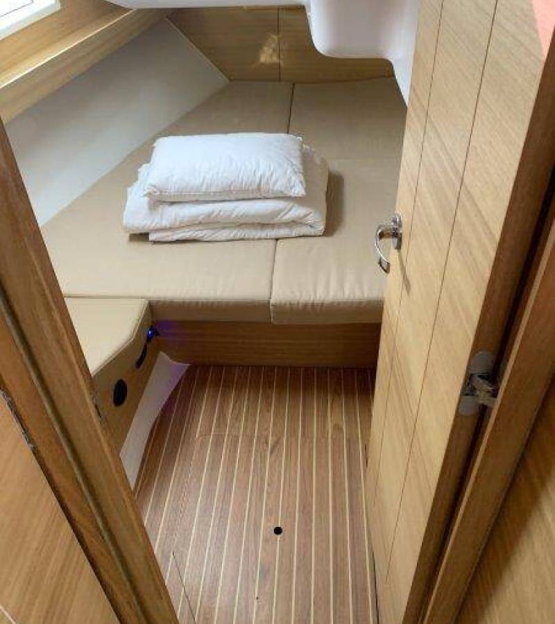 Elan Impression 45.1, Lena | Yacht Charter Croatia
