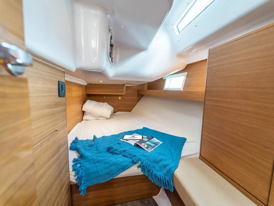 Elan Impression 45.1, Soleos | Yacht Charter Croatia