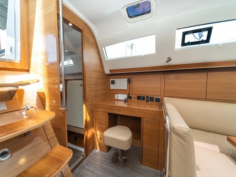 Elan Impression 45.1, Soleos | Yacht Charter Croatia