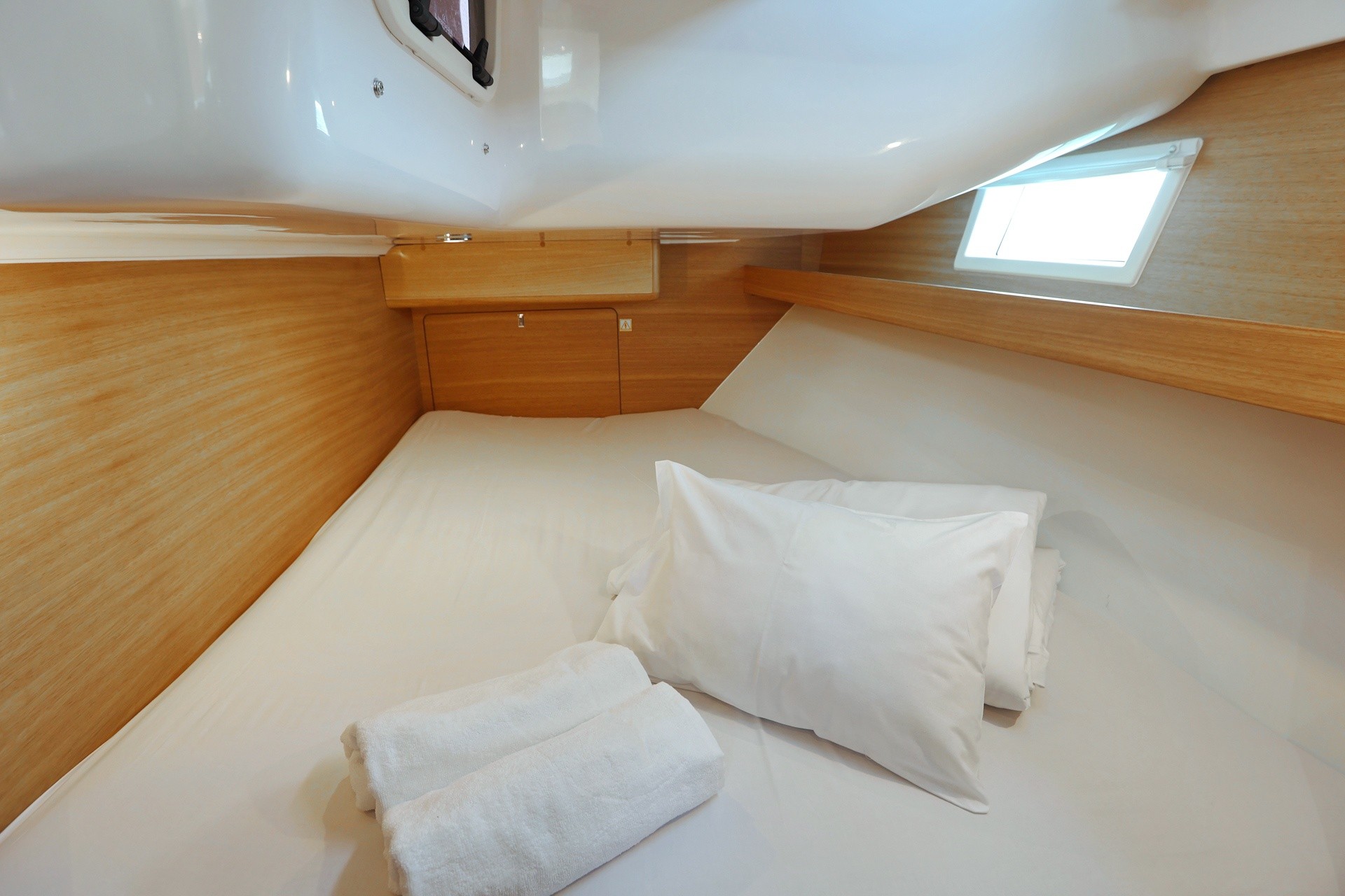 Elan Impression 45.1, Lara | Yacht Charter Croatia