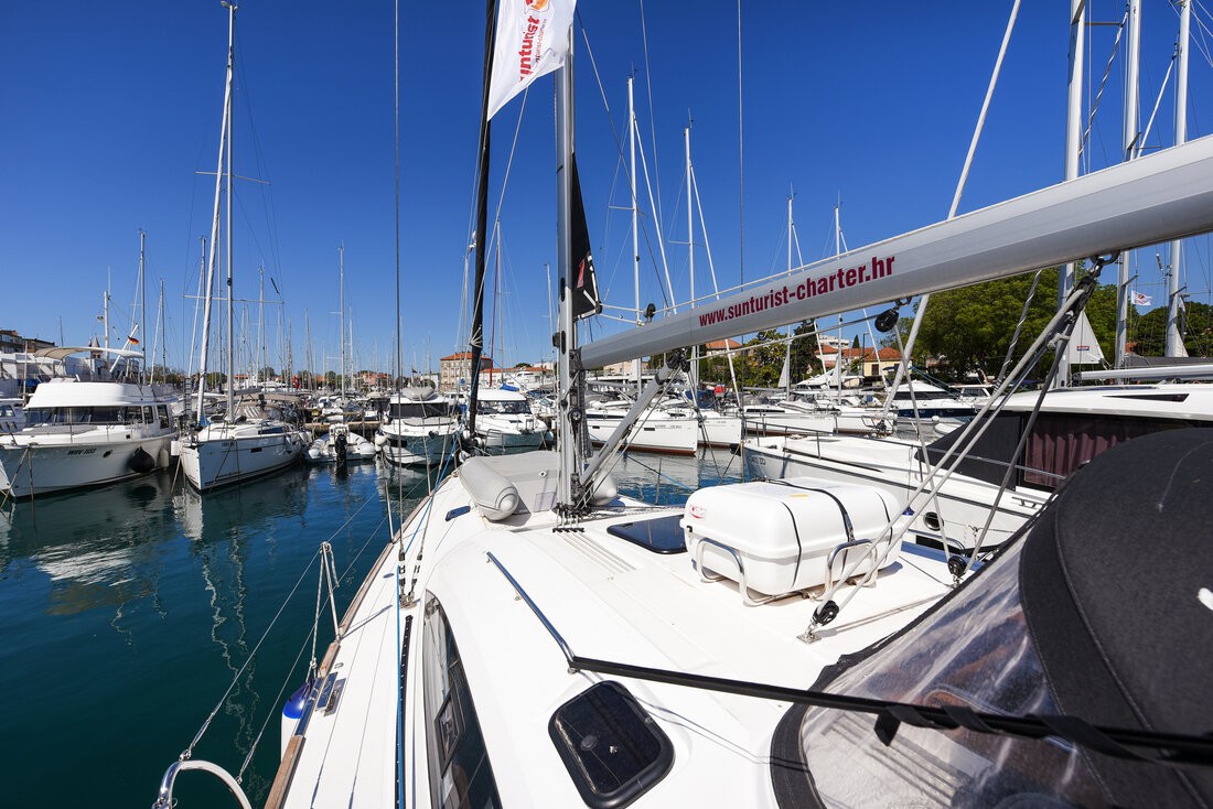 Elan Impression 45.1, Jola | Yacht Charter Croatia
