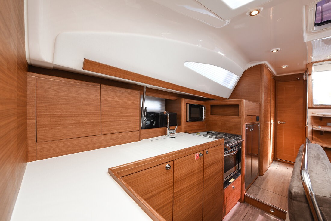 Elan Impression 45.1, Jola | Yacht Charter Croatia