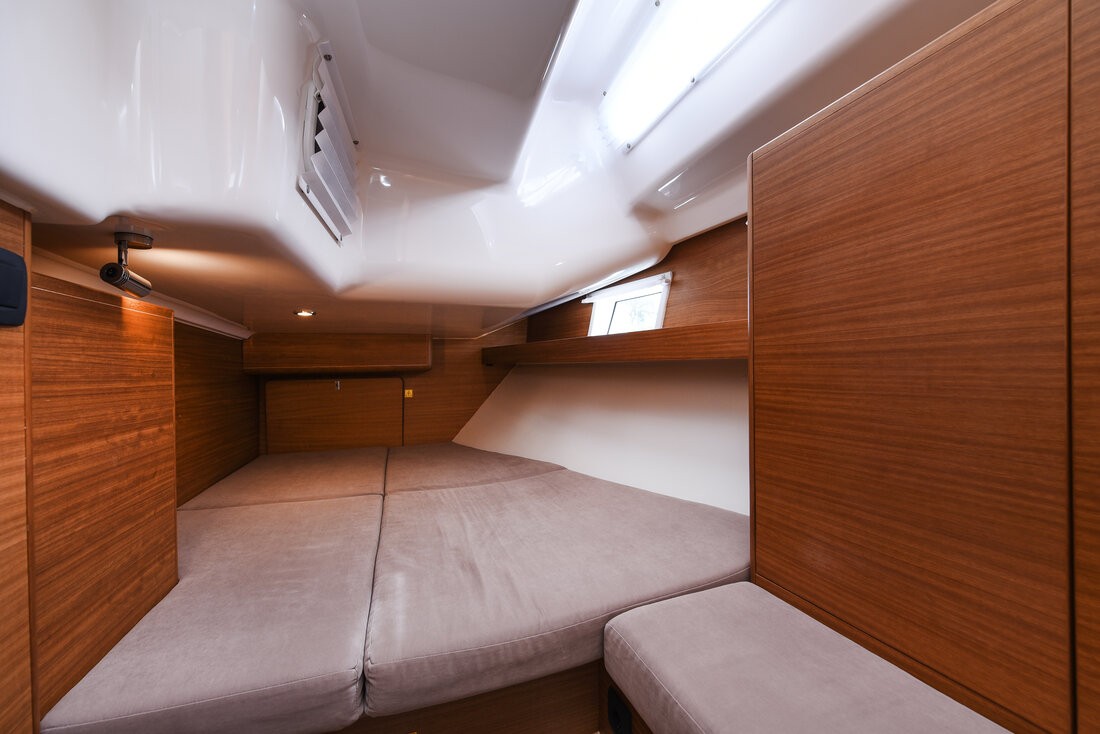 Elan Impression 45.1, Jola | Yacht Charter Croatia