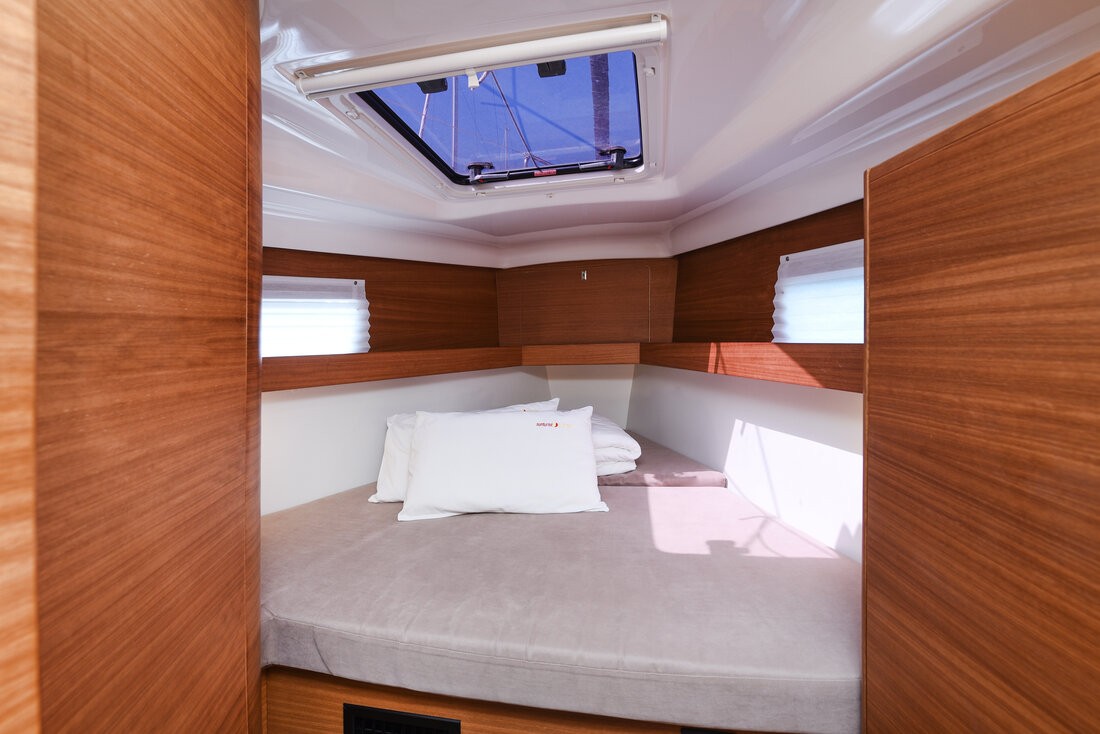 Elan Impression 45.1, Jola | Yacht Charter Croatia
