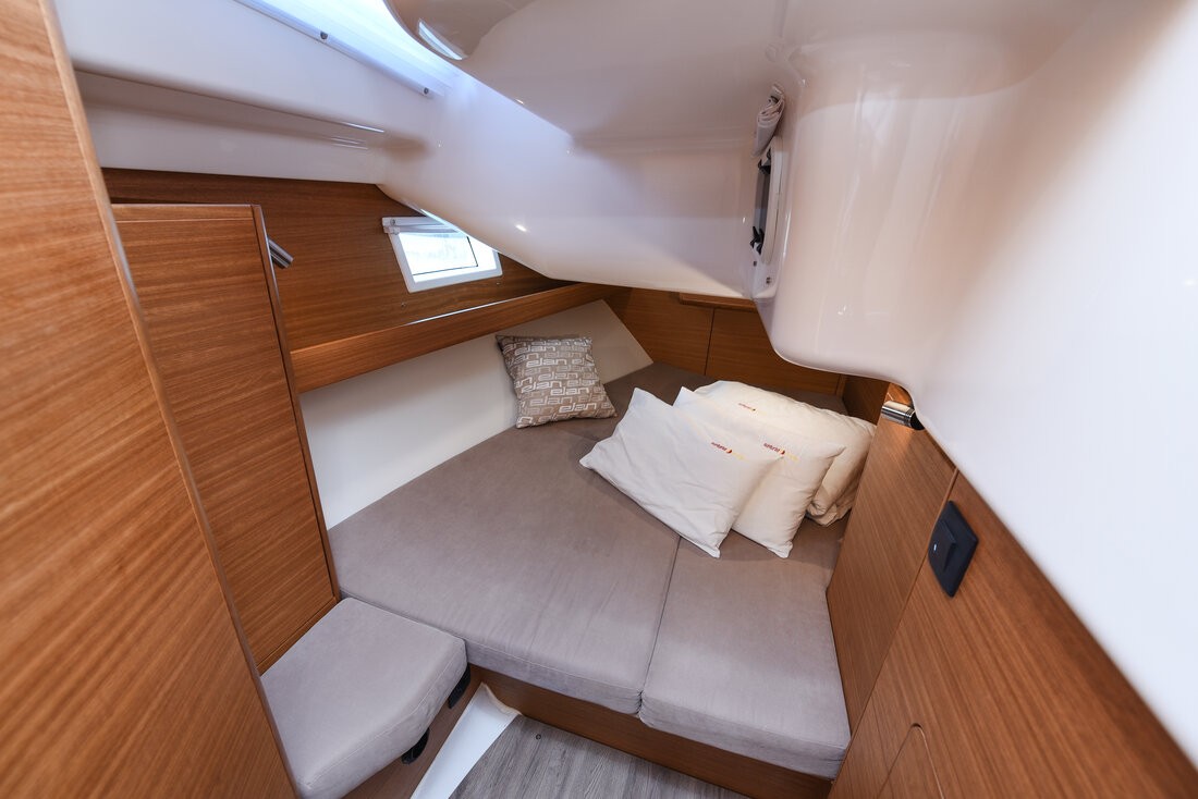 Elan Impression 45.1, Jola | Yacht Charter Croatia