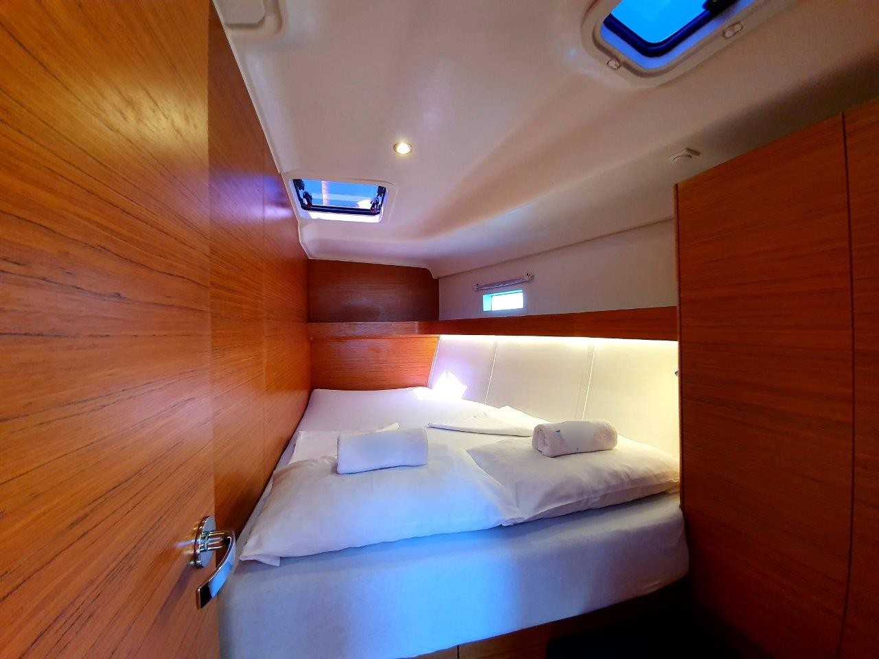 Elan Impression 50, Suzy | Yacht Charter Croatia