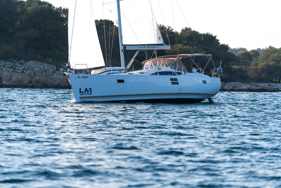Elan Impression 50, Escape II | Noleggio di Yacht Croazia