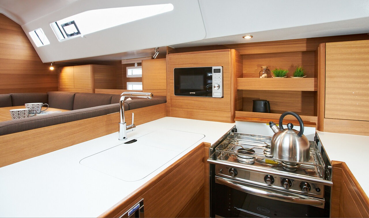Elan Impression 50.1, Lija | Yacht Charter Croatia