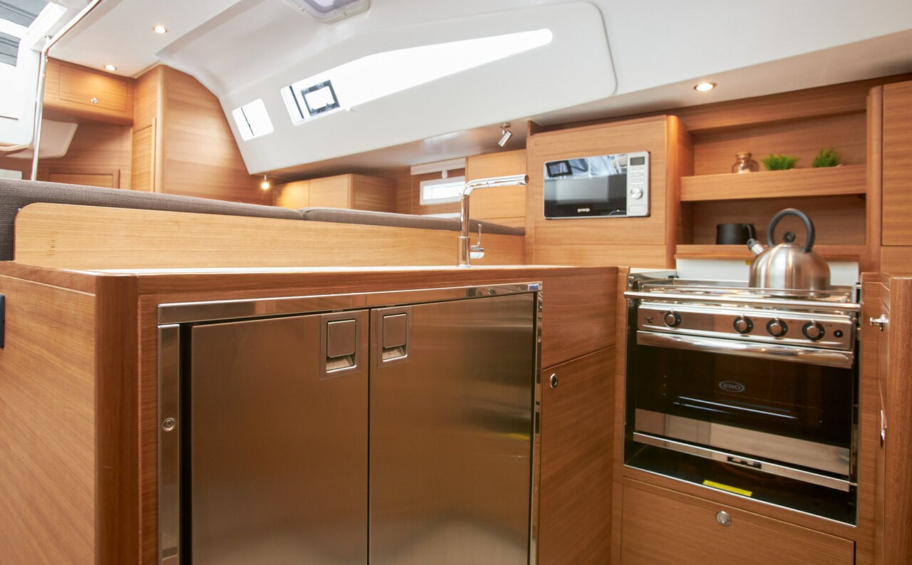 Elan Impression 50.1, Lija | Yacht Charter Croatia