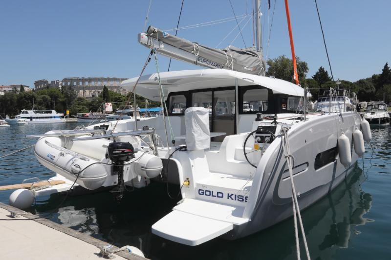 Excess 11 Gold Kiss | Katamaran Charter Kroatien