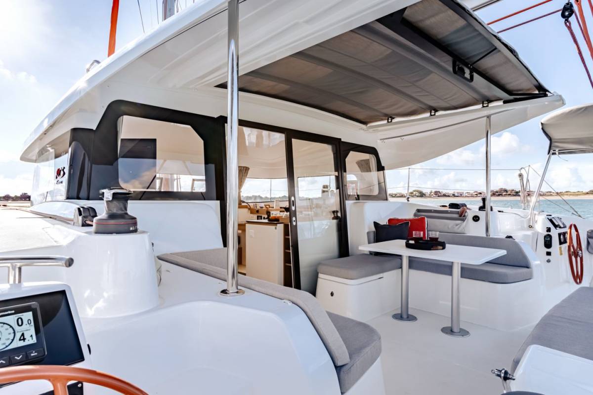 Excess 11, TWINKLING | Yacht Charter Croatia