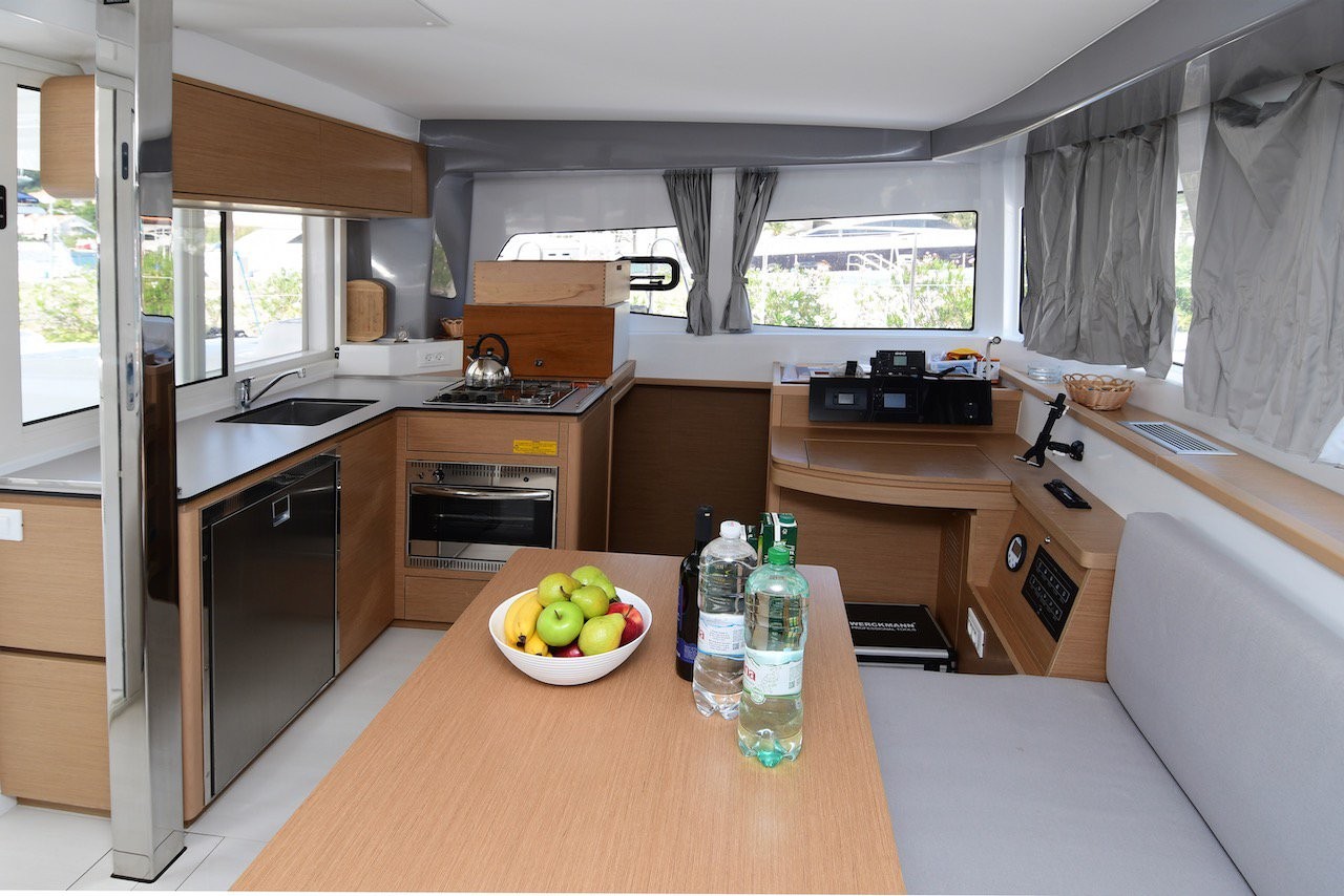 Excess 12, Silver Kiss | Noleggio di Yacht Croazia