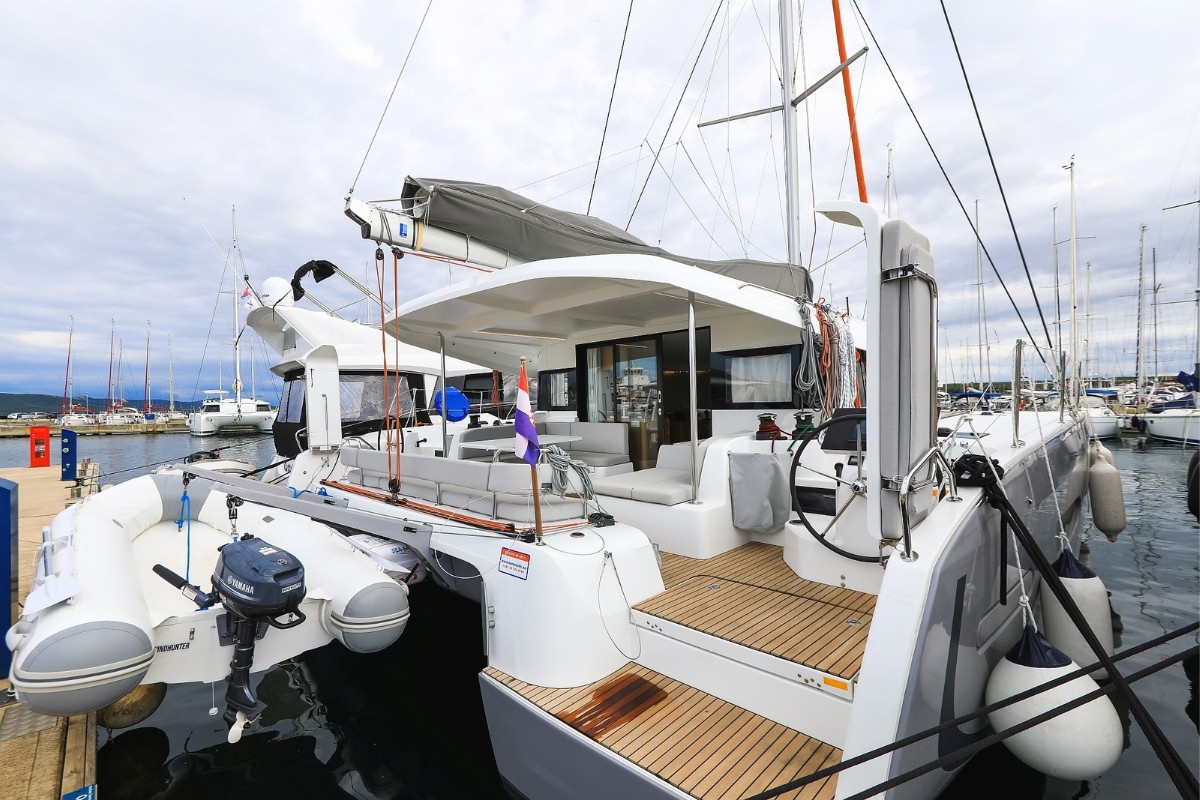 Excess 14 Windhunter | Katamaran Charter Kroatien