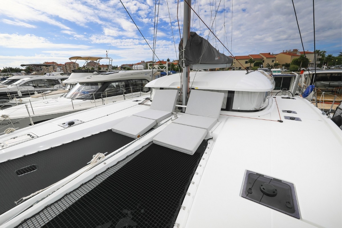 Excess 14, Windhunter | Yacht Charter Croatia