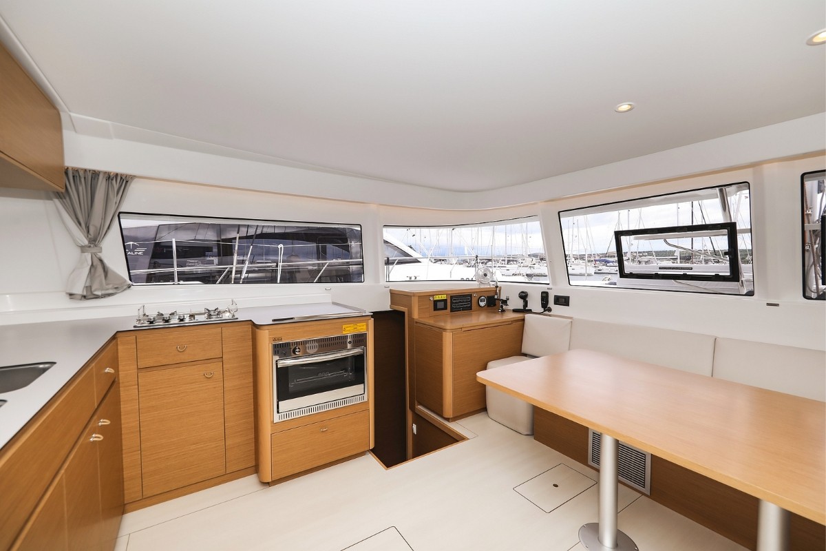 Excess 14, Windhunter | Yacht Charter Croatia
