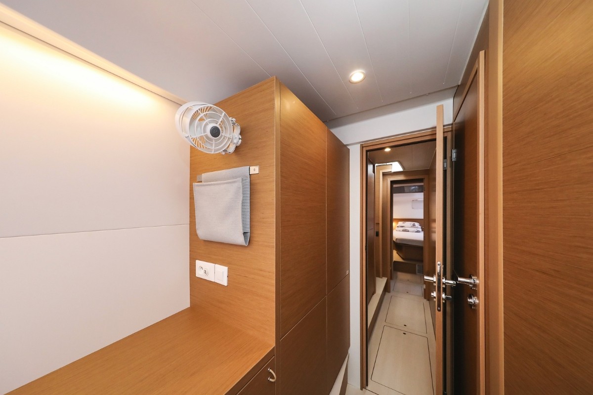 Excess 14, Windhunter | Yacht Charter Croatia