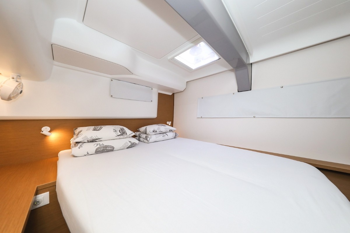 Excess 14, Windhunter | Yacht Charter Croatia
