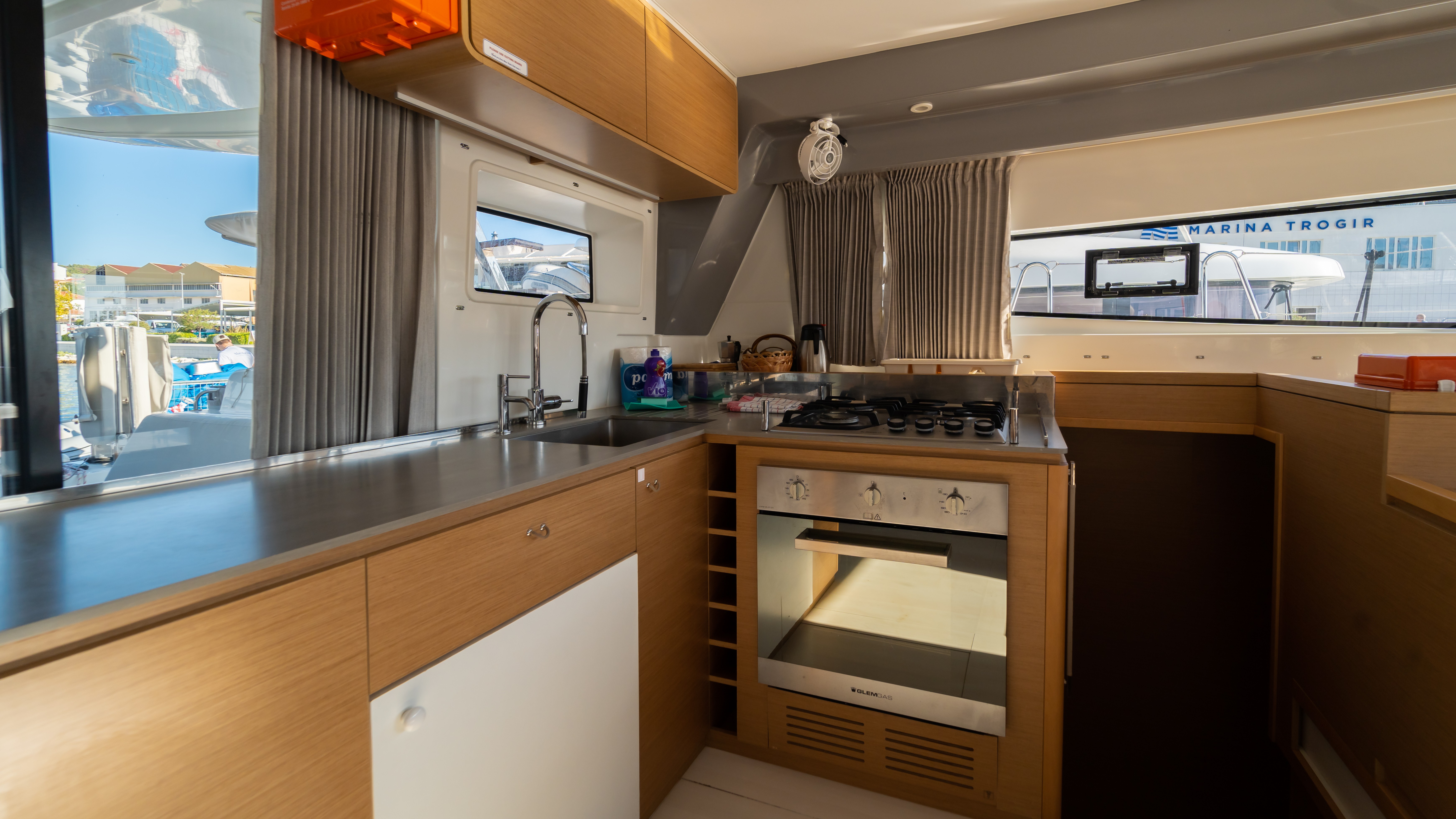 Excess 15, Faros | Yacht Charter Croatia