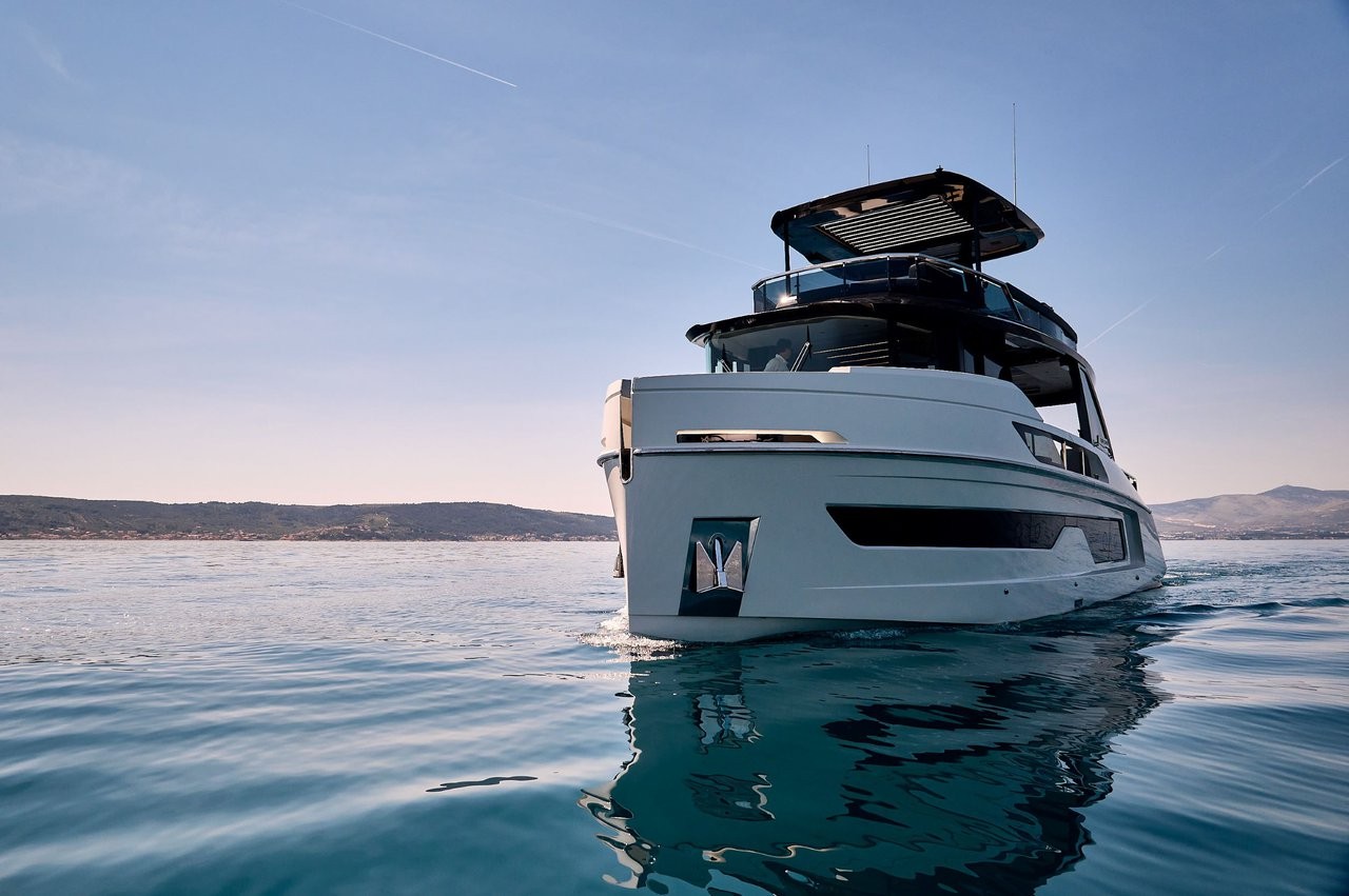 Explorer, Blue Moon | Yacht Charter Croatia