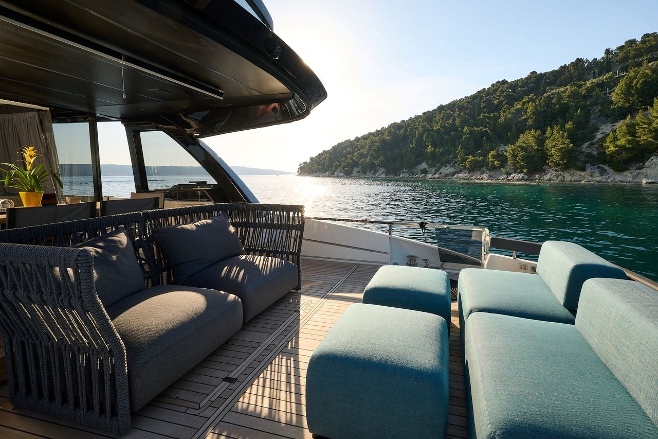 Explorer, Blue Moon | Yacht Charter Croatia