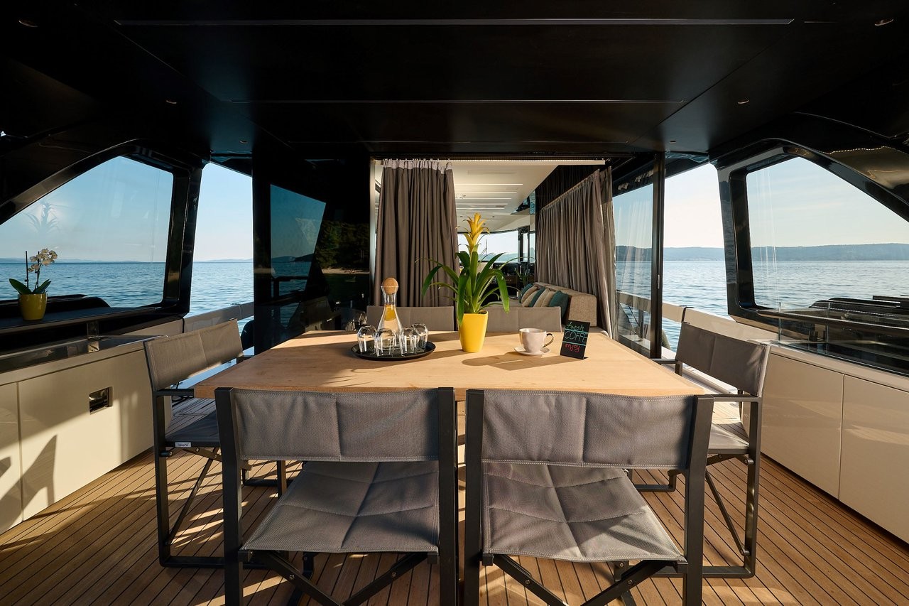 Explorer, Blue Moon | Yacht Charter Croatia