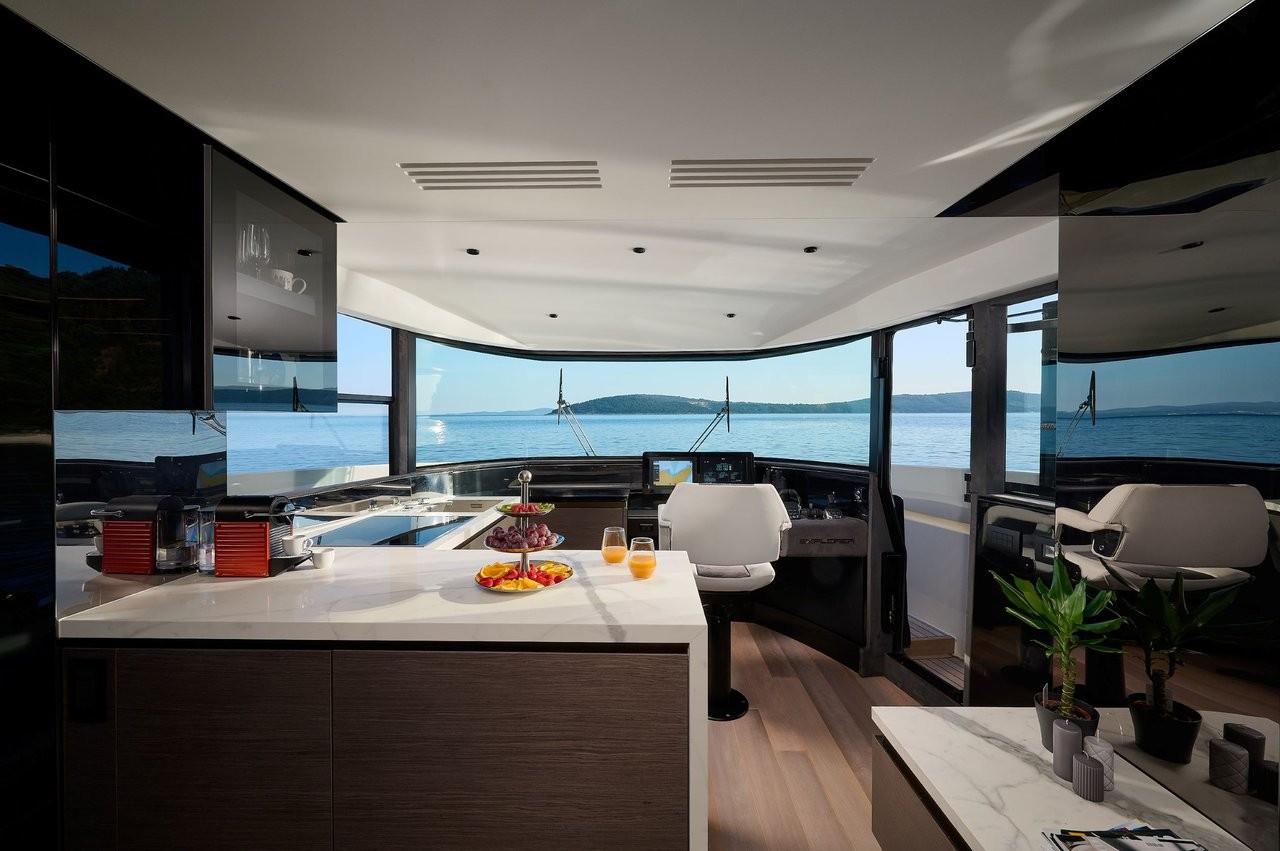 Explorer, Blue Moon | Yacht Charter Croatia