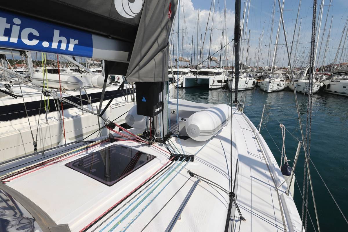 First 36, June | Noleggio di Yacht Croazia