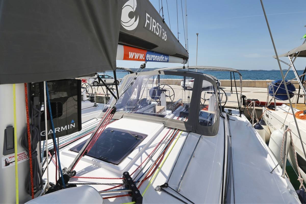 First 36, June | Noleggio di Yacht Croazia