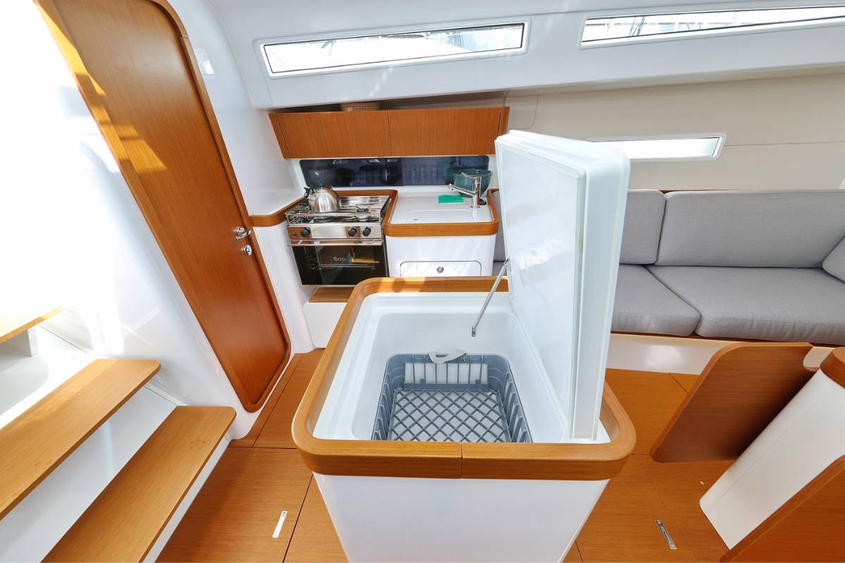 First 36, June | Noleggio di Yacht Croazia