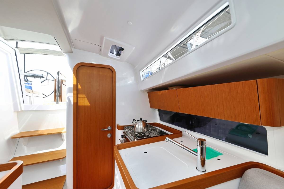 First 36, June | Noleggio di Yacht Croazia