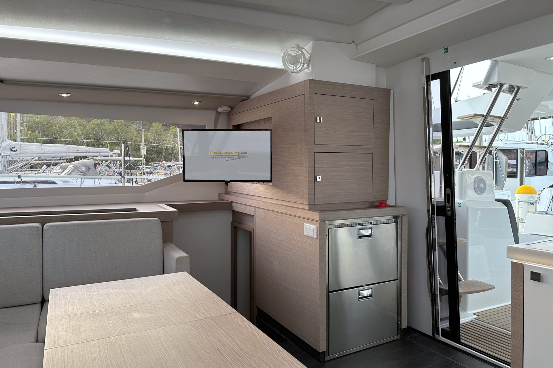 Fountaine Pajot Astrea 42, Arisa | Yacht Charter Croatia