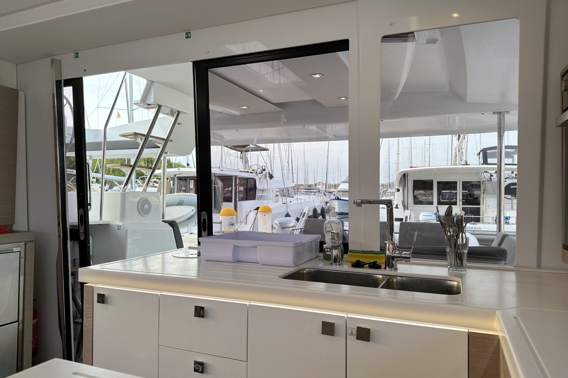 Fountaine Pajot Astrea 42, Arisa | Yacht Charter Croatia